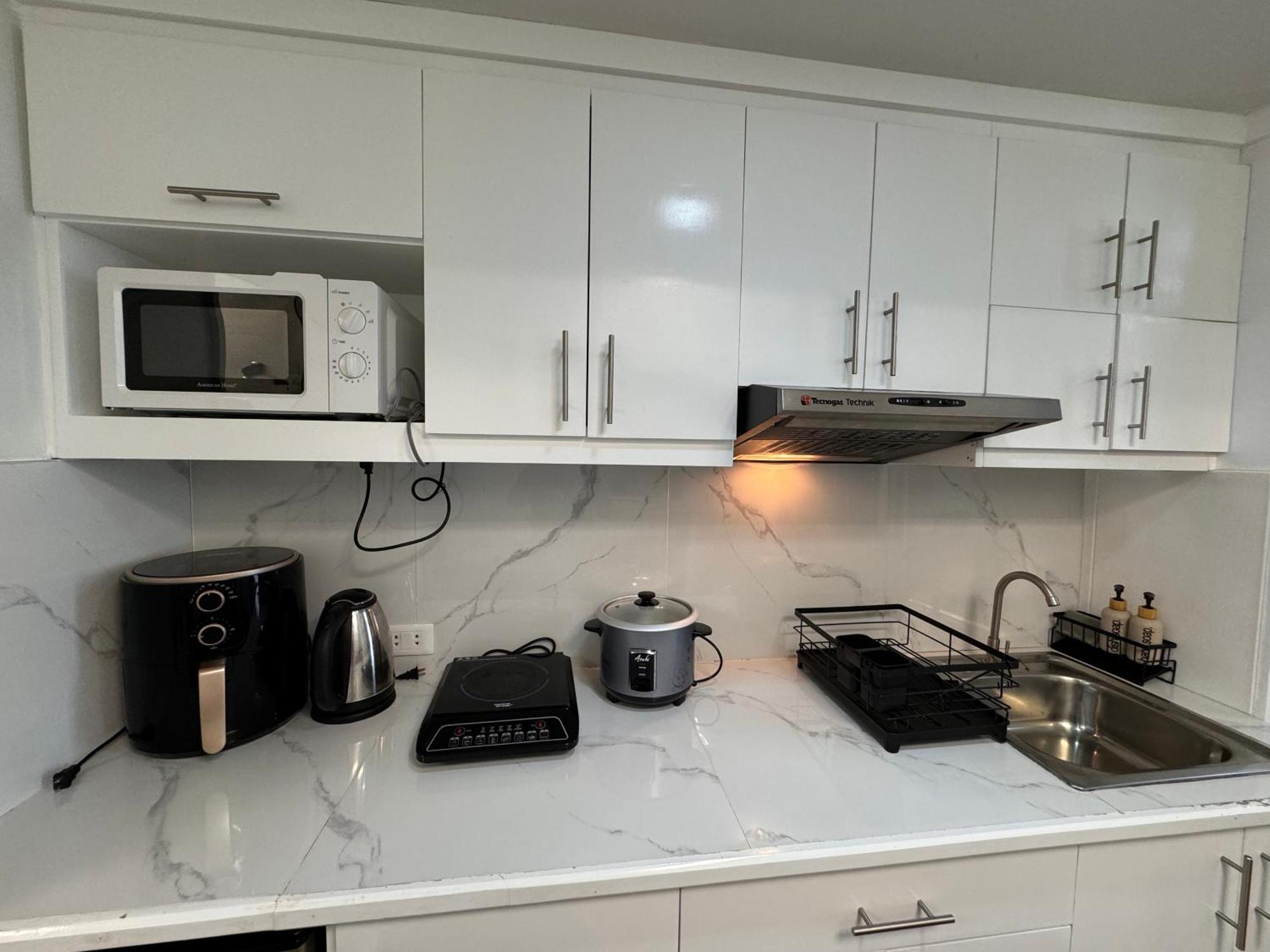 Cozyvilla At Pine Suites Tagaytay 2Br Or Studio With Free Parking 2Br In Basement Parking And Studio In Offsite Parking Tagaytay City Habitación foto